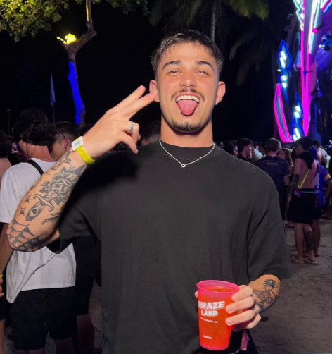 <em><strong>Lukas M.</strong></em>