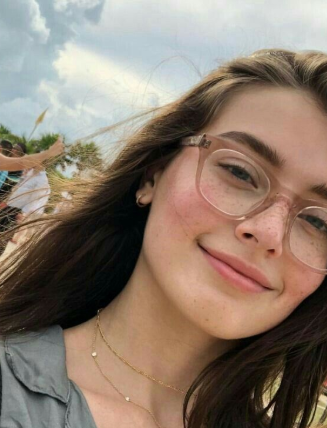 <em><strong>Julia k.</strong></em>